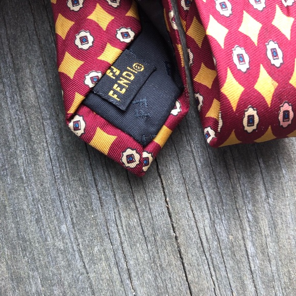 Vintage FENDI Neck Tie / Silk / Made in Italy / Red & Gold Geometric Design - Picture 5 of 7